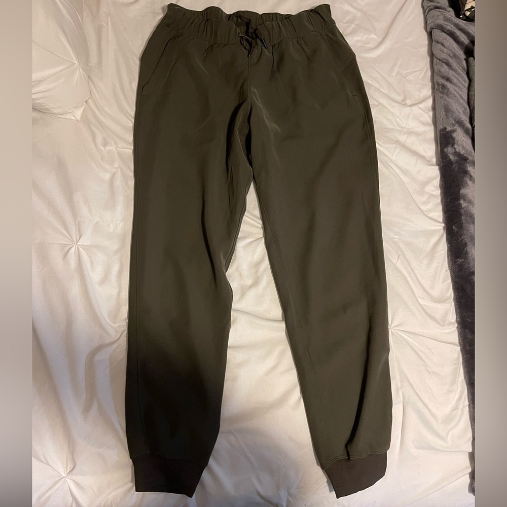 lululemon joggers size 8
